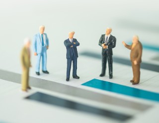 Teaser Keyvisual Blick über den Tellerrand april 2024: Parteiensystem Deutschland