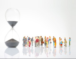 Keyvisual Blick über den Tellerrand Juni 2024: Zeitverständnis und Zeitbegriffe